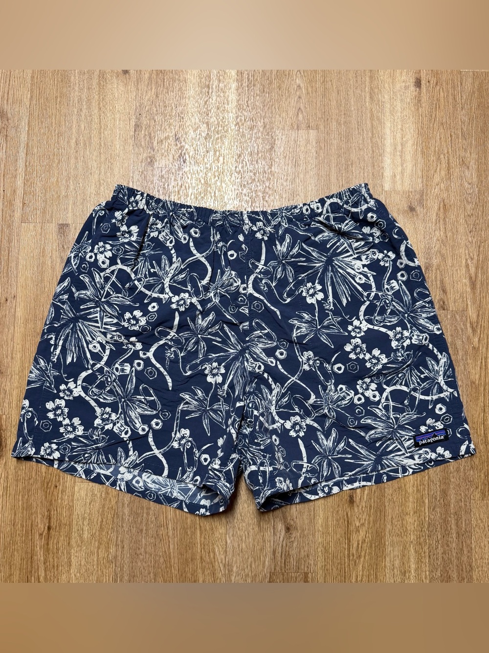 Patagonia Men’s Baggies 5" Lined Shorts Med Dirt Bags/Stone Blue Floral Outdoor